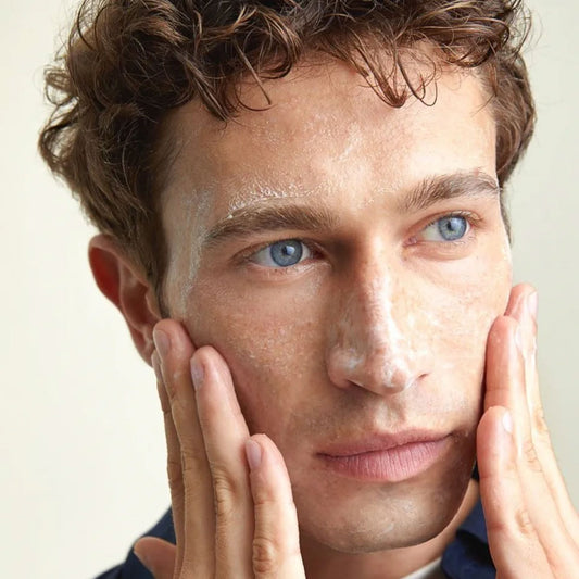 Nivea MEN Sensitive Pro Menmalist gel za čiščenje obraza 200 ml